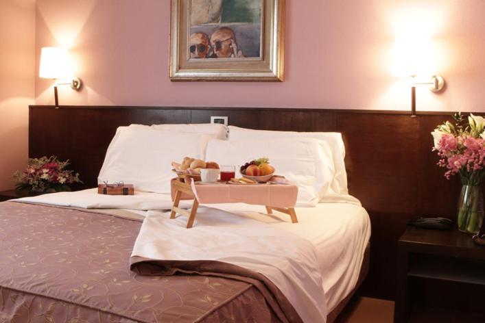 Hotel City بياتشينسا الغرفة الصورة
